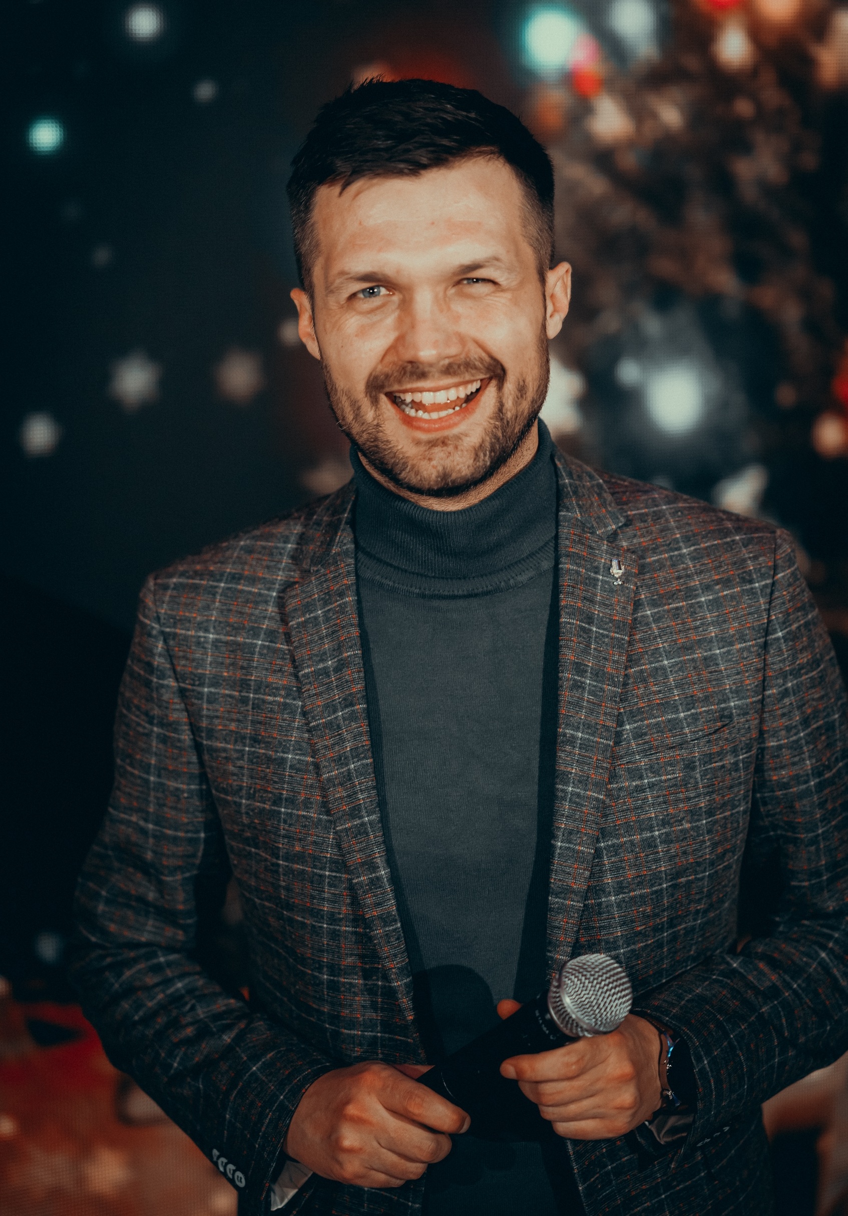 Александр Кузьмин – ведущий